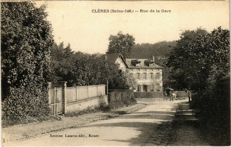 Carte postale ancienne Cleres - Rue de la Gare à Clères