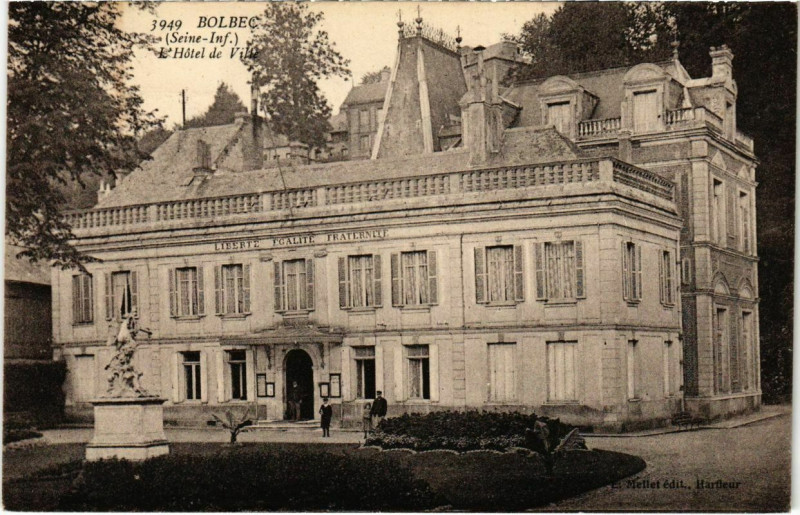Carte postale ancienne Bolbec - L'Hotel de Ville à Bolbec