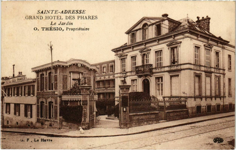 Carte postale ancienne Sainte-Adresse - Grand Hotel des Phares à Sainte-Adresse