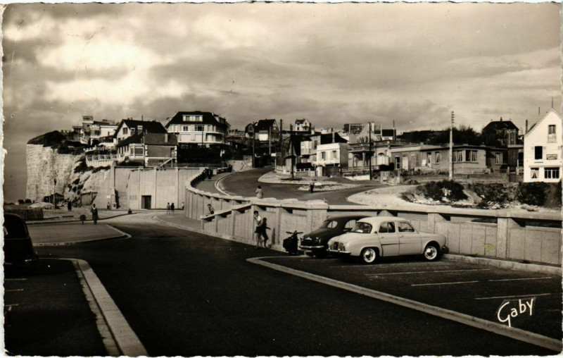 Carte postale ancienne Criel-sur-Mer - L'Entrée de la Plage à Criel-sur-Mer
