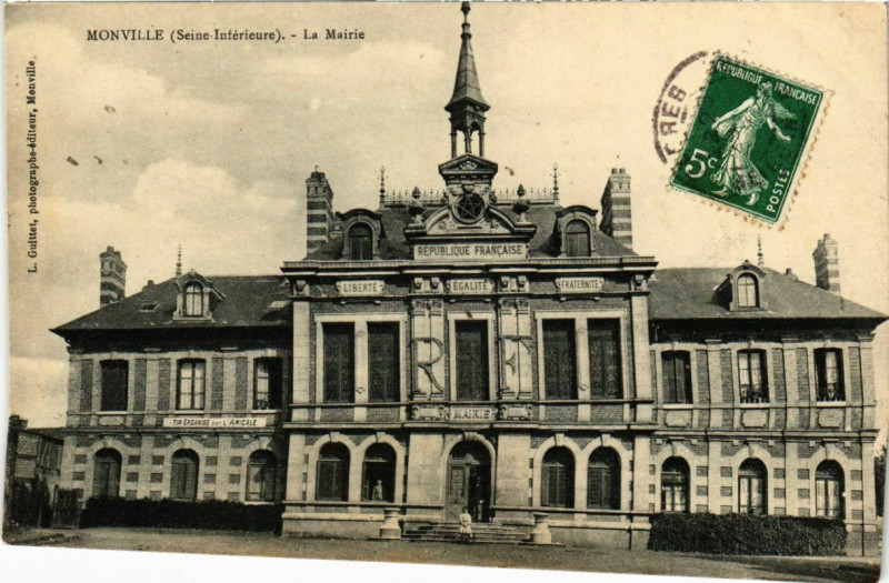 Carte postale ancienne Monville - La Mairie