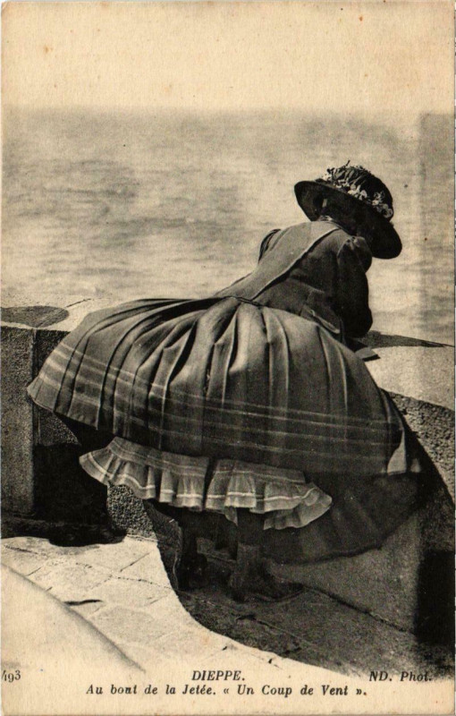 Carte postale ancienne Dieppe - Au boai de la Jetée à Dieppe
