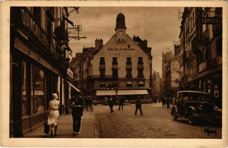 Carte postale ancienne Dieppe - Place du Puits-Sale à Dieppe