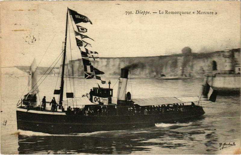 Carte postale ancienne Dieppe - Le Remorqueur à Dieppe