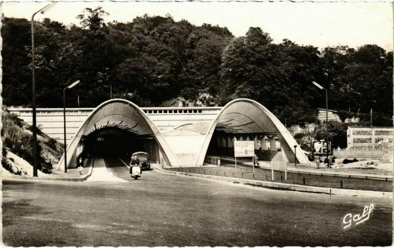 Carte postale ancienne Le Havre - Tunnel Routier Jenner Longueur 675 Metre au Havre
