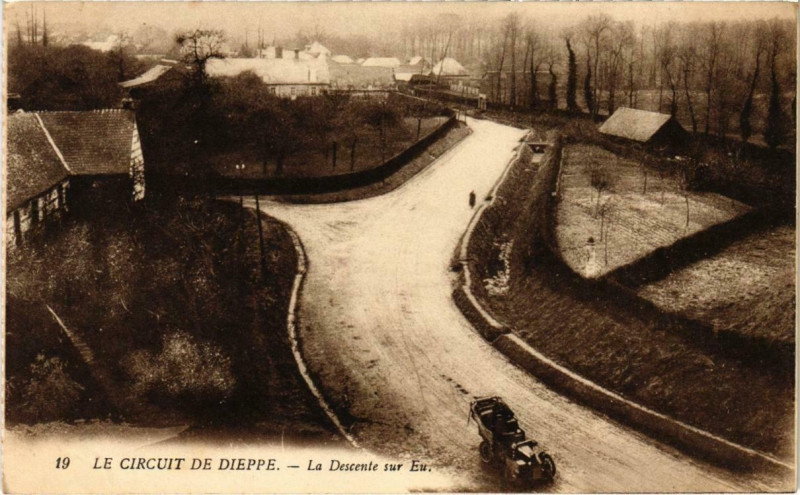 Carte postale ancienne Le Circuit de Dieppe - La Descente sur Eu à Dieppe