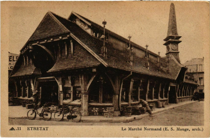 Carte postale ancienne Etretat Le Marché Normand à Étretat