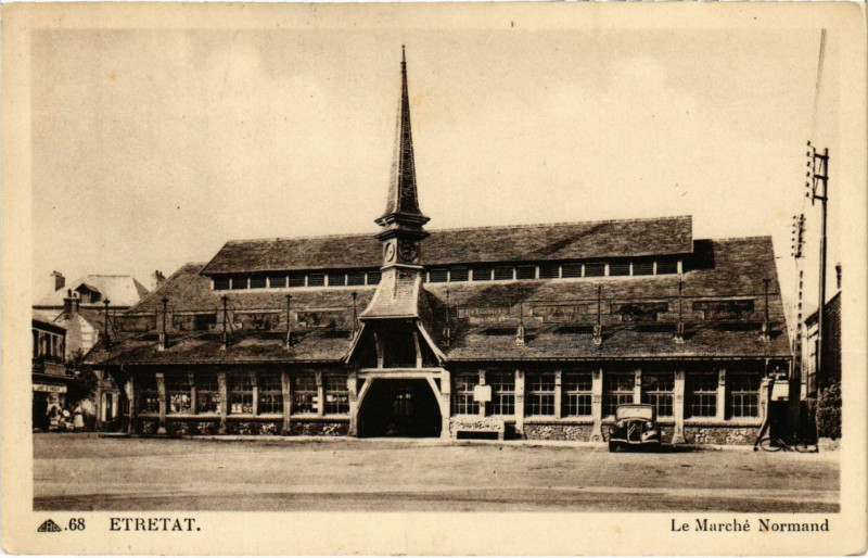 Carte postale ancienne Etretat Le Marché Normand à Étretat