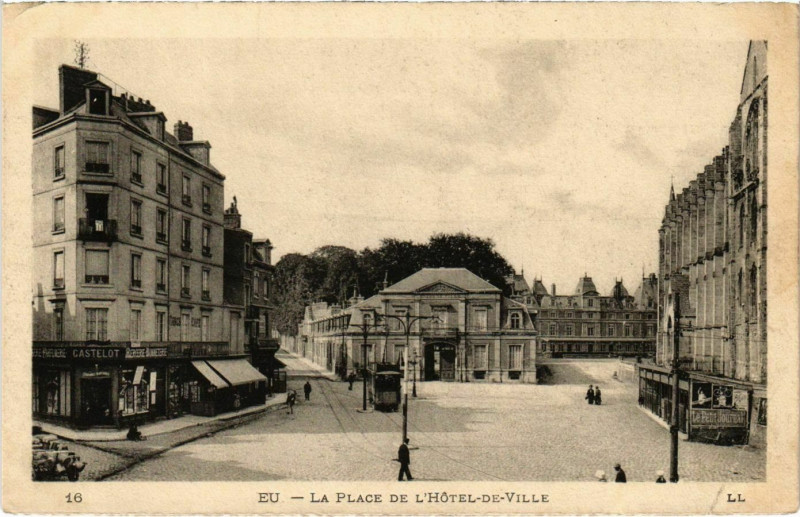 Carte postale ancienne La Place de l'Hotel de Ville
