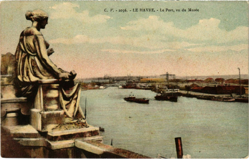 Carte postale ancienne Le Havre Le Port vue du Musée au Havre
