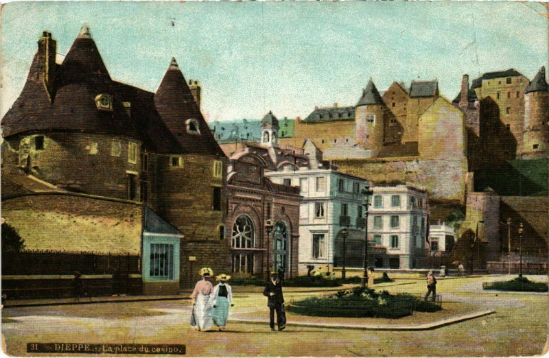 Carte postale ancienne Dieppe La place du Casino à Dieppe