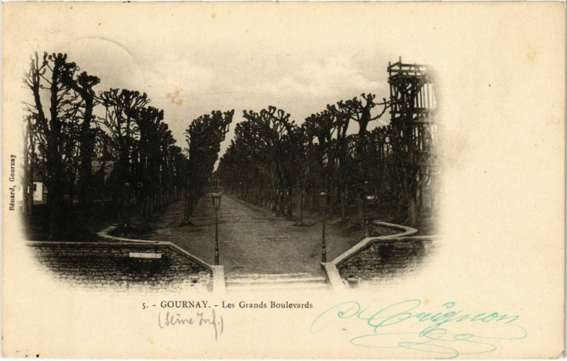 Carte postale ancienne Gournay Les Grands Boulevards