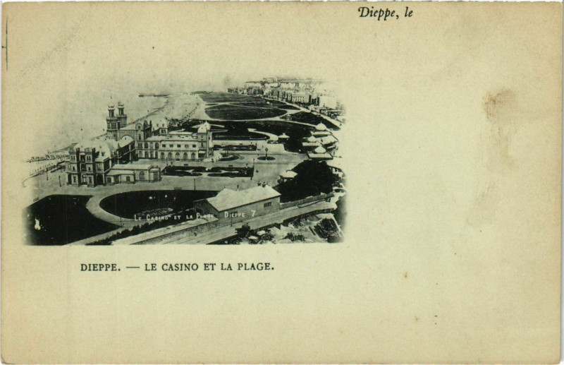 Carte postale ancienne Dieppe Le Casino et la Plage à Dieppe