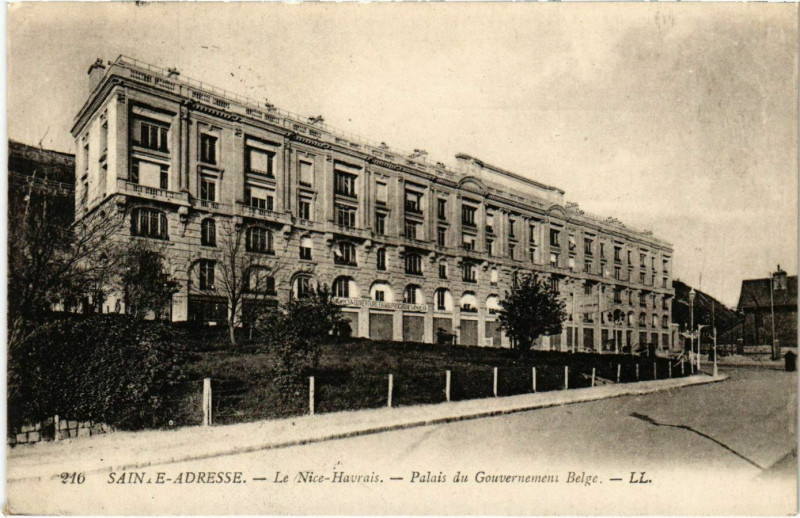 Carte postale ancienne Ste. Adresse le Nice Havrais