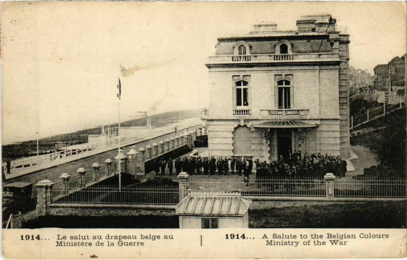 Carte postale ancienne Salut au drapeau belge au Ministéte