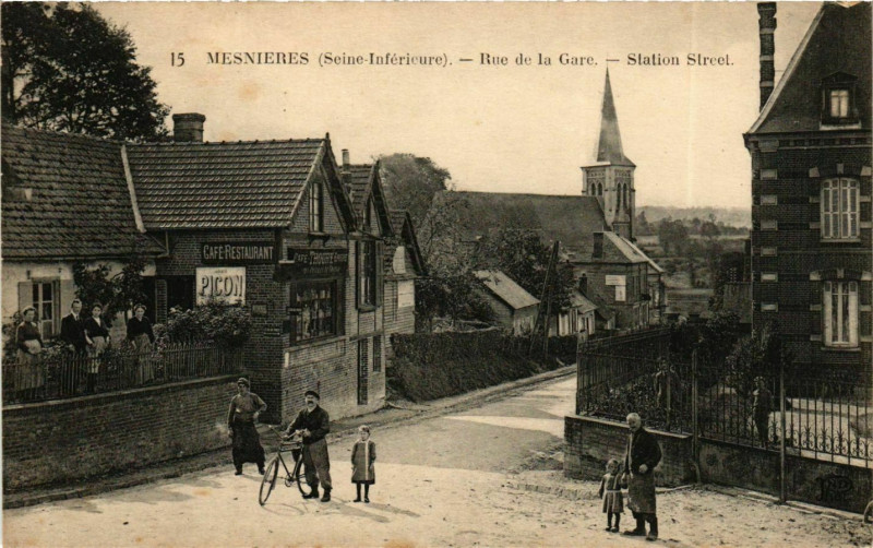 Carte postale ancienne Mesnieres Rue de la gare