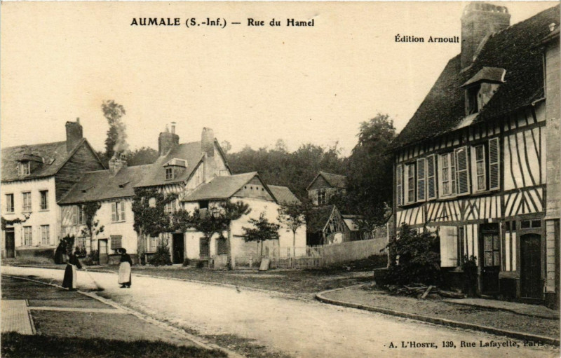 Carte postale ancienne Aumale Rue du Hamel à Aumale