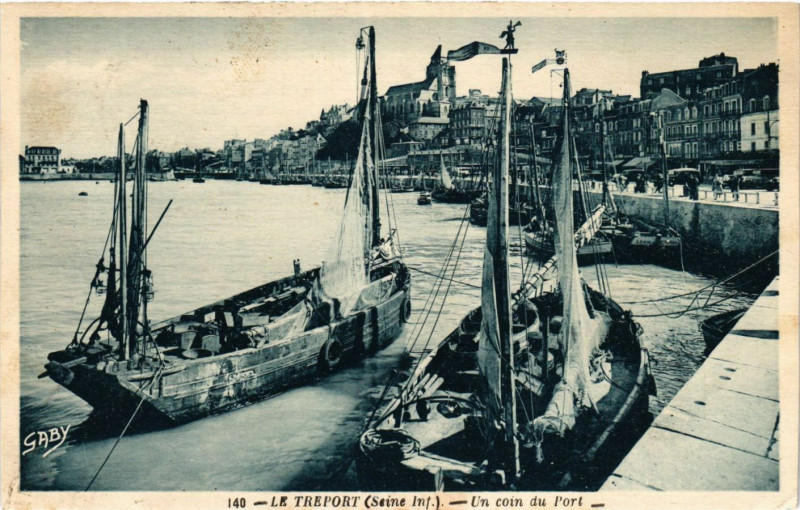 Carte postale ancienne Le Treport Un coin du Port