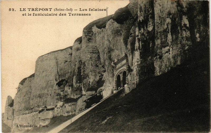 Carte postale ancienne Le Treport Les falaises et le funiculaire des Terrasses