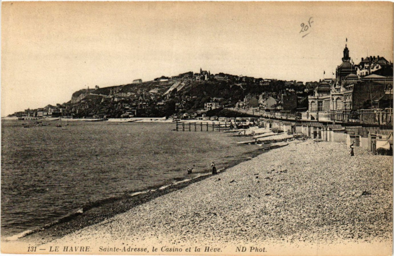Carte postale ancienne Le Havre Sainte-Adresse le Casino et la Heve à Sainte-Adresse