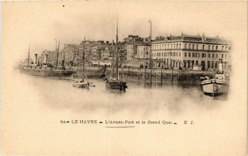 Carte postale ancienne Le Havre L'Avant Port et le Grand Quai au Havre