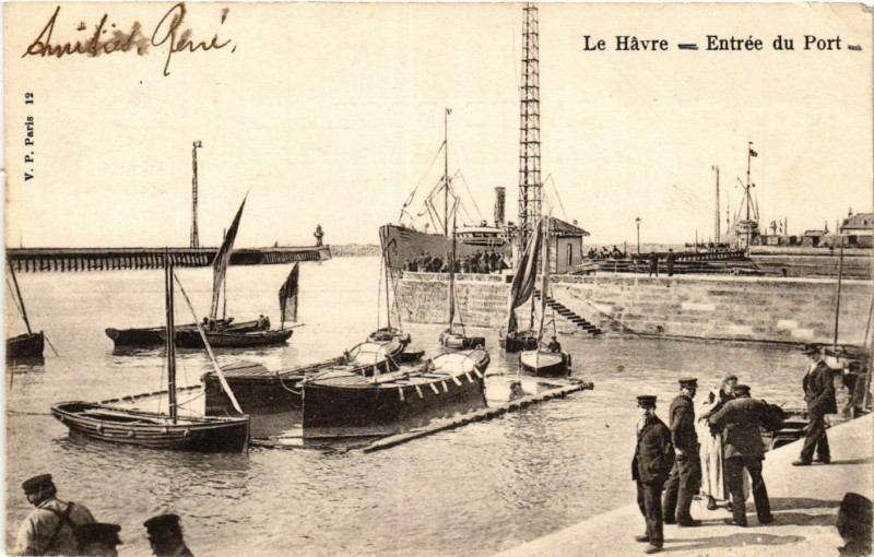 Carte postale ancienne Le Havre Entrée du Port au Havre