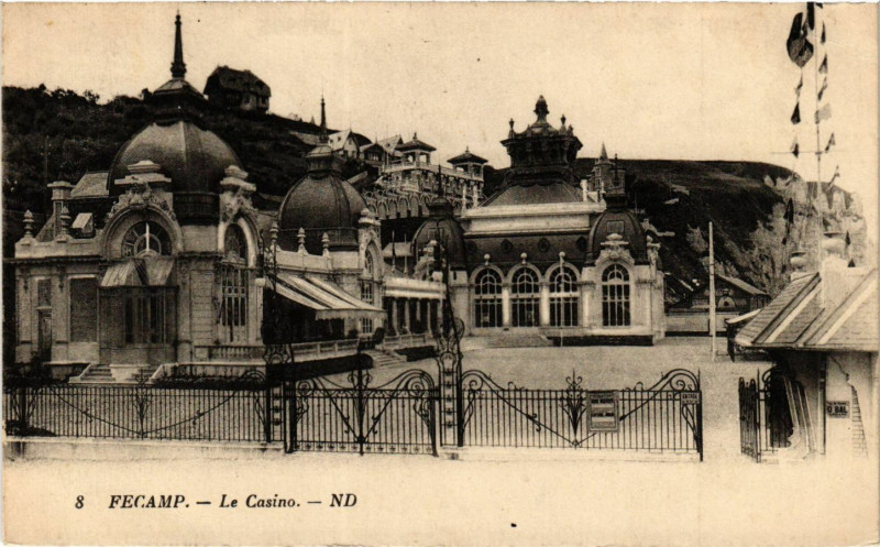 Carte postale ancienne Fecamp Le Casino à Fécamp