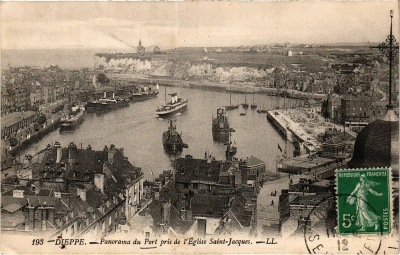 Carte postale ancienne Dieppe Panorama du Port pris de l'Eglise Saint-Jacques à Dieppe
