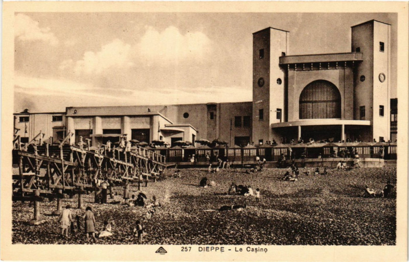 Carte postale ancienne Dieppe Le Casino à Dieppe