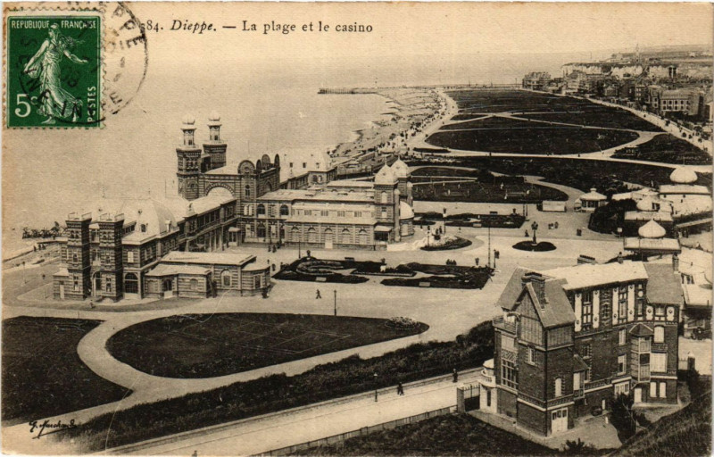 Carte postale ancienne Dieppe La plage et le Casino à Dieppe