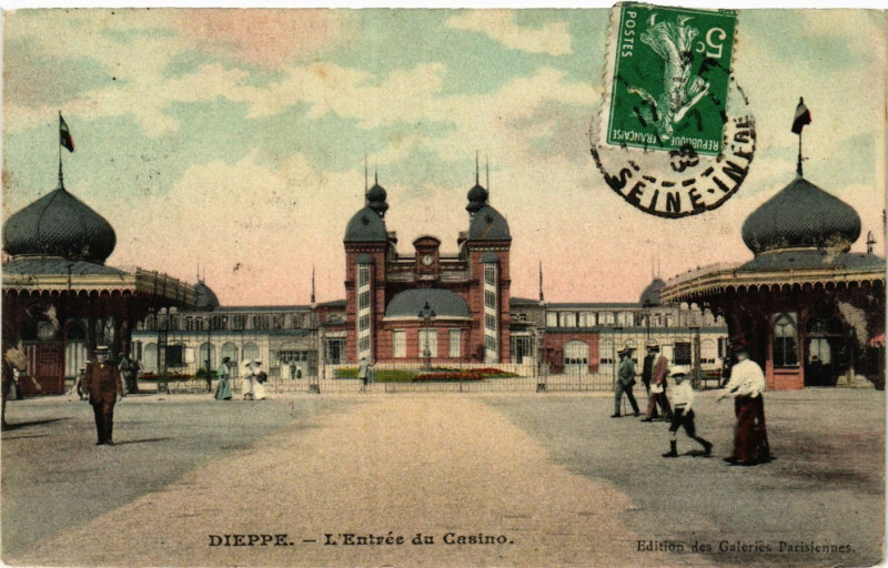 Carte postale ancienne Dieppe L'Entrée du Casino à Dieppe