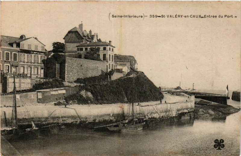 Carte postale ancienne Saint-Valery en Caux Entrée du Port à Ry