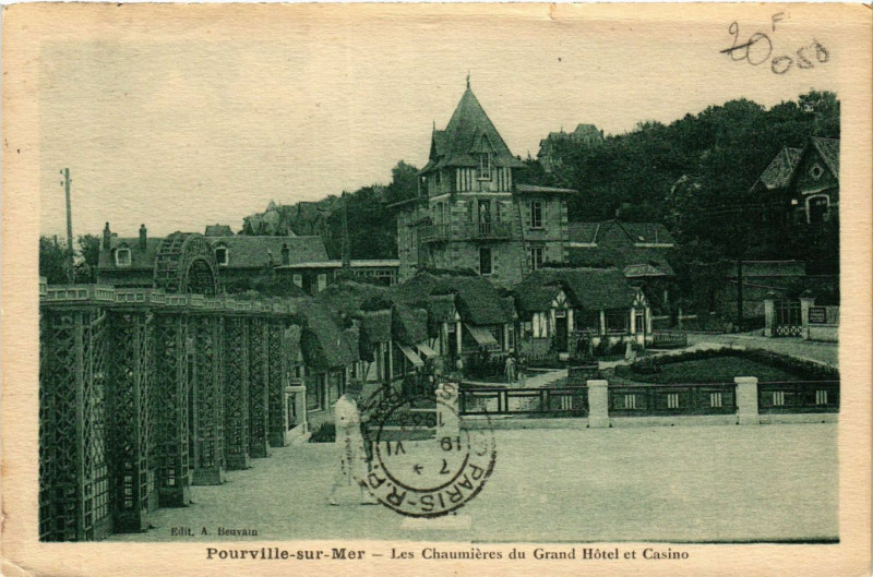 Carte postale ancienne Pourville-sur-Mer Les Chaumieres du Grand Hotel et Casino
