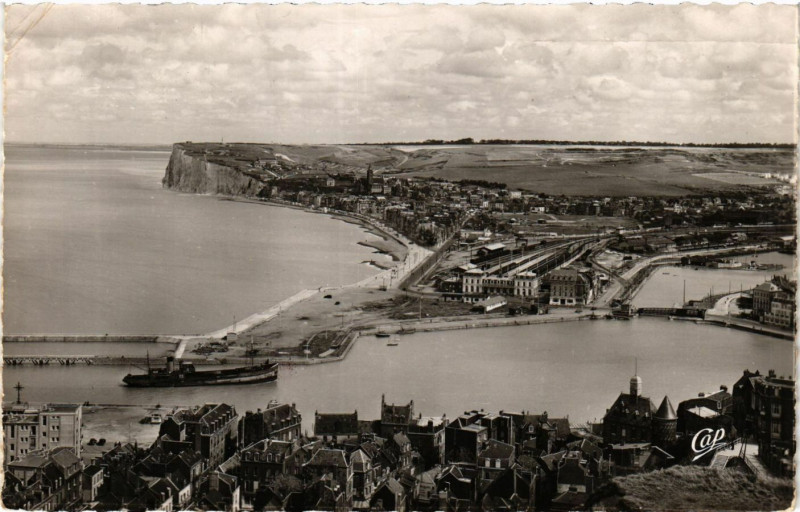 Carte postale ancienne Le Treport Vue générale vers Mers