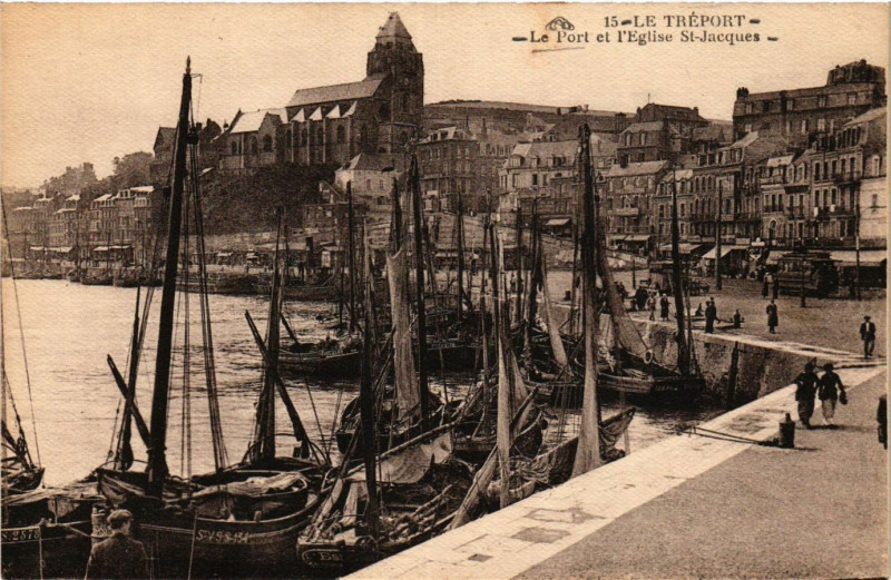 Carte postale ancienne Le Treport Le Port et l'Eglise Saint-Jacques