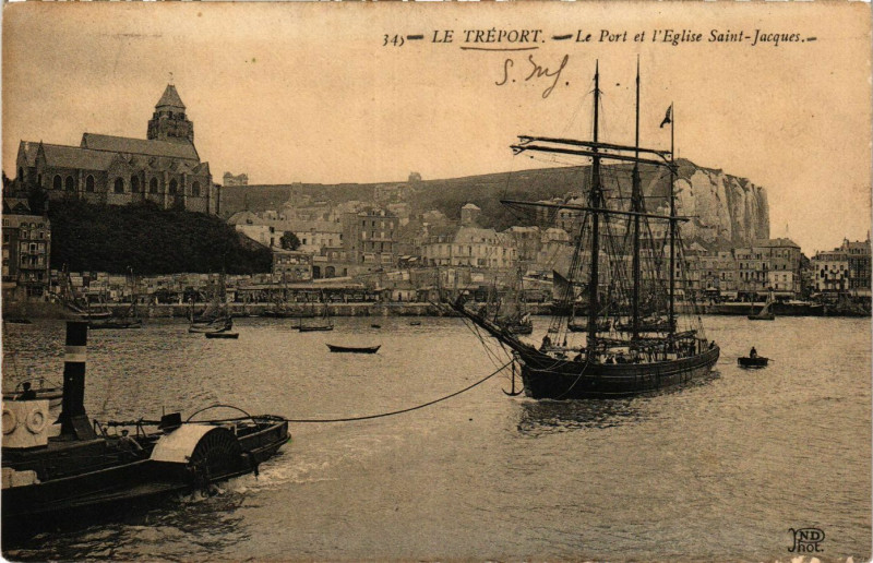 Carte postale ancienne Le Treport Le Port et l'Eglise Saint-Jacques