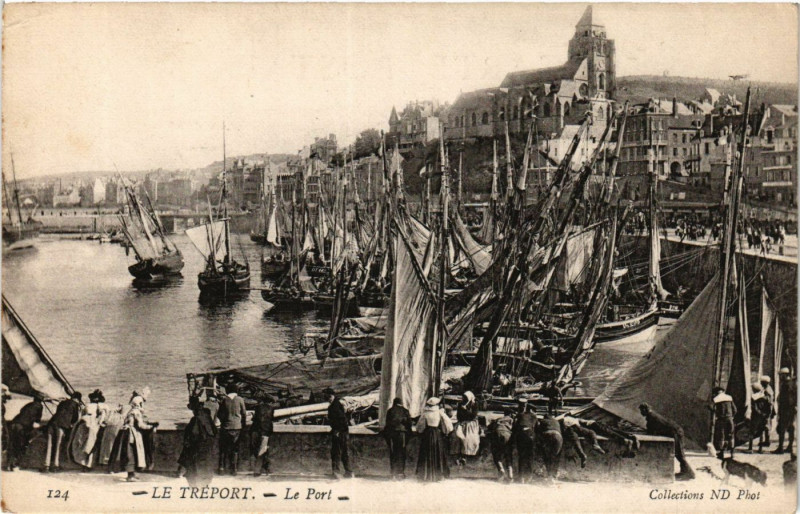 Carte postale ancienne Le Treport Le Port