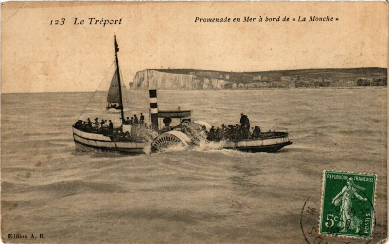 Carte postale ancienne Le Treport Promenade en Mer a bord de â€žLa Moucheâ€�
