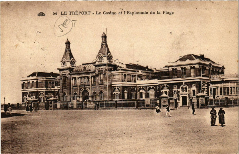 Carte postale ancienne Le Treport Le Casino et l'Esplanade de la Plage
