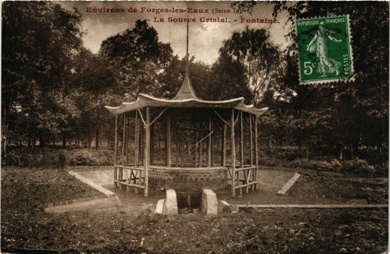 Carte postale ancienne La Source Cristal Fontaine