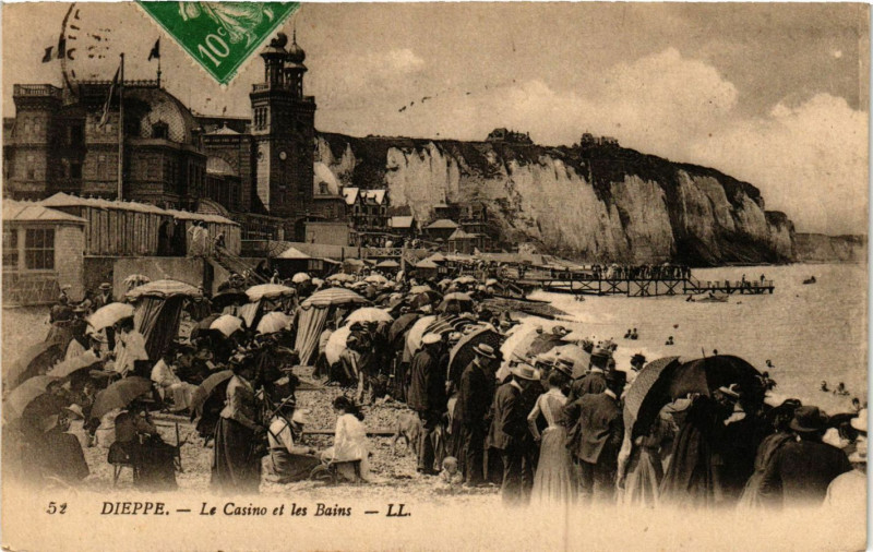 Carte postale ancienne Dieppe Le Casino et-les-Bains à Dieppe