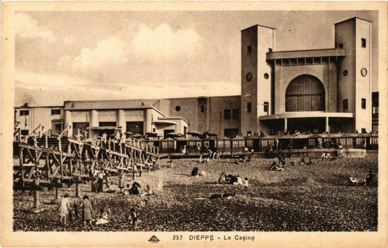 Carte postale ancienne Dieppe Le Casino à Dieppe