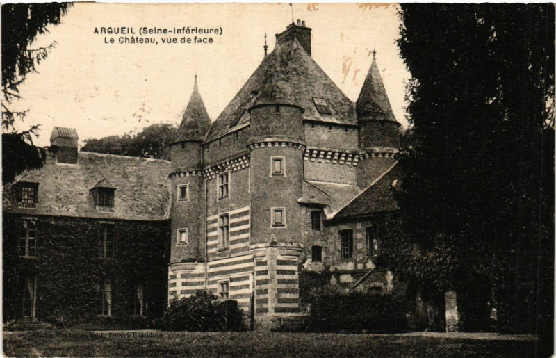 Carte postale ancienne Argueil Le Chateau vue de face à Argueil