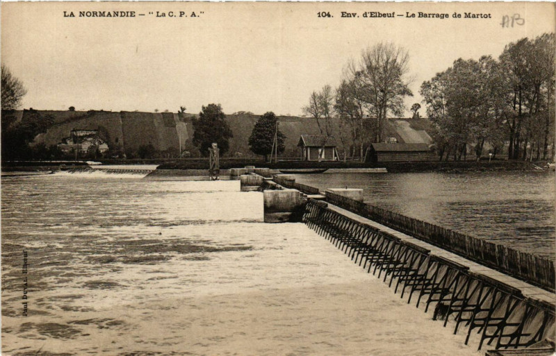Carte postale ancienne Env. d'Elbeuf-Le Barrage de Martot à Elbeuf