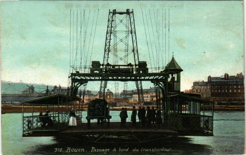 Carte postale ancienne Rouen-Passage a bord du transbordeur à Rouen