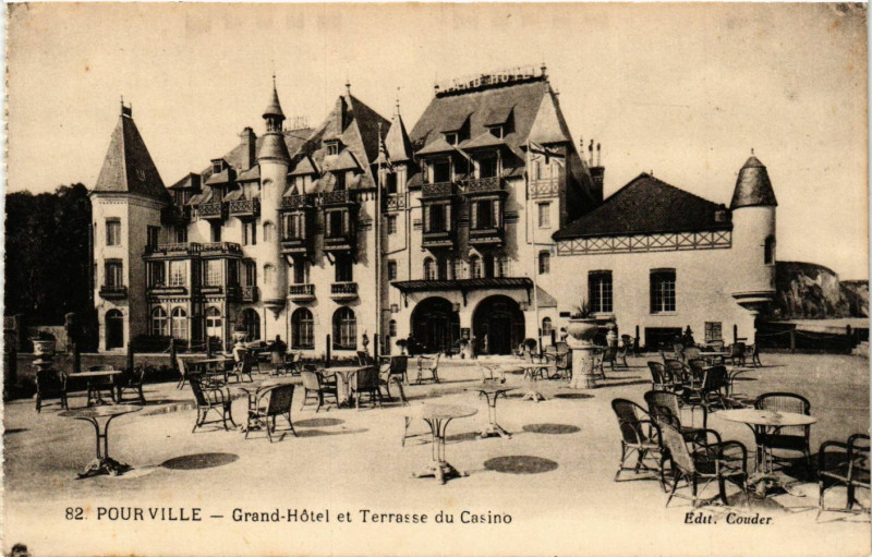 Carte postale ancienne Pourville-Grand Hotel et Terrasse du Casino