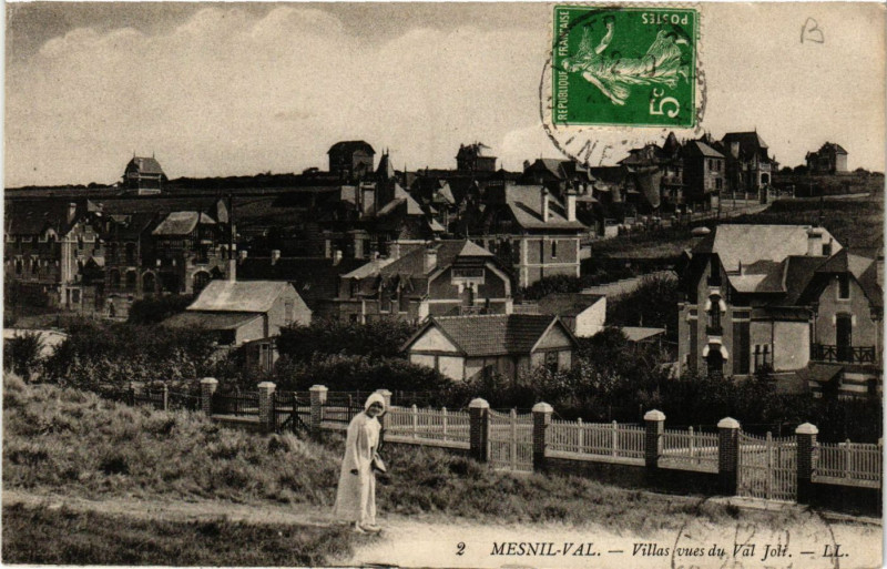 Carte postale ancienne Mesnil-Val Villas vues du Val Joli