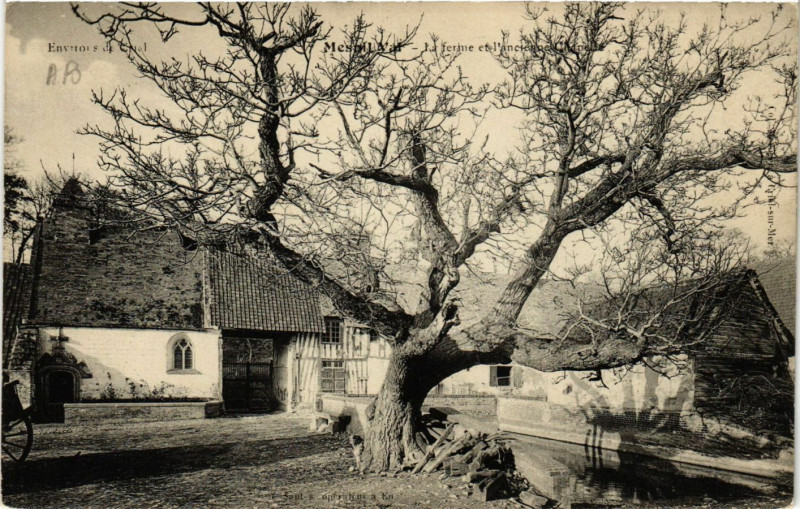 Carte postale ancienne Mesnil-Val La ferme et l'ancienne Chapelle