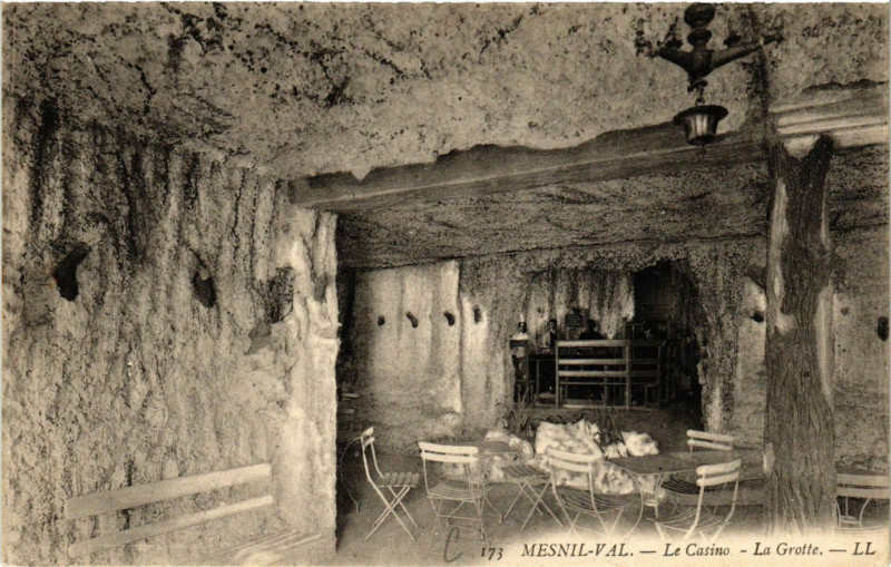 Carte postale ancienne Mesnil-Val-Le Casino La Grotte