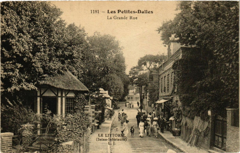 Carte postale ancienne Les Petites-Dalles La Grande Rue